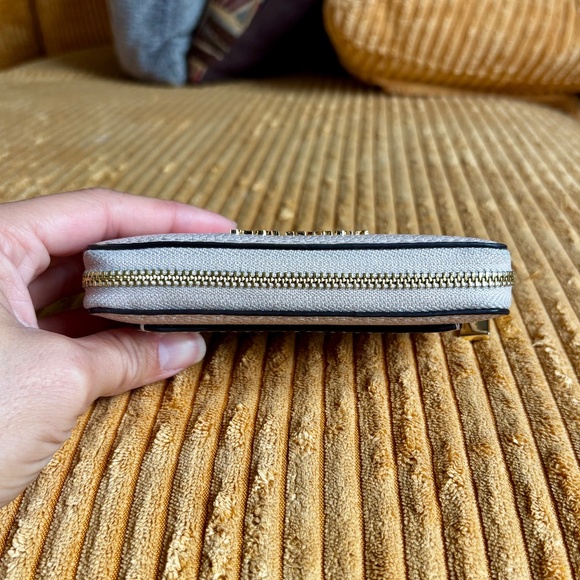 MICHAEL KORS Women's Small Zippy Jet Set Wallet Pebble Leather Soft Pink - Picture 9 of 14